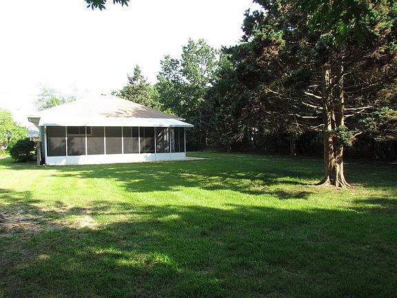 3rd image of 1772 Hovsons Blvd