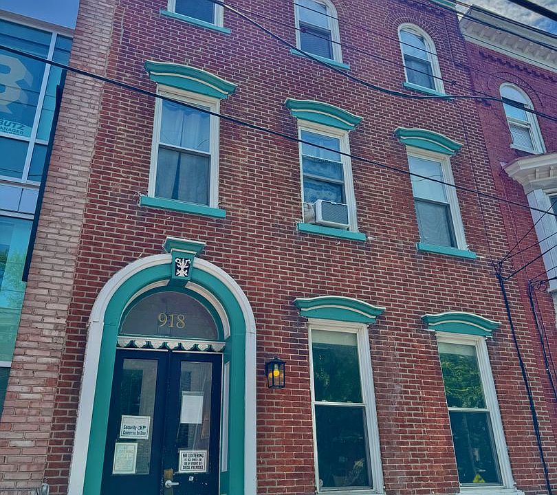 1st image of 918 W Turner St APT 1