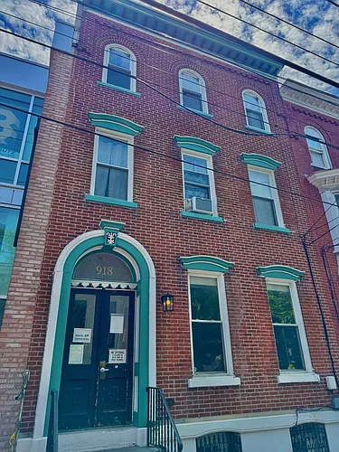 918 W Turner St Photo 1