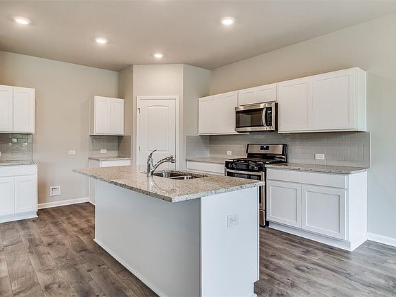 4th image of 8107 Kinslee Ln