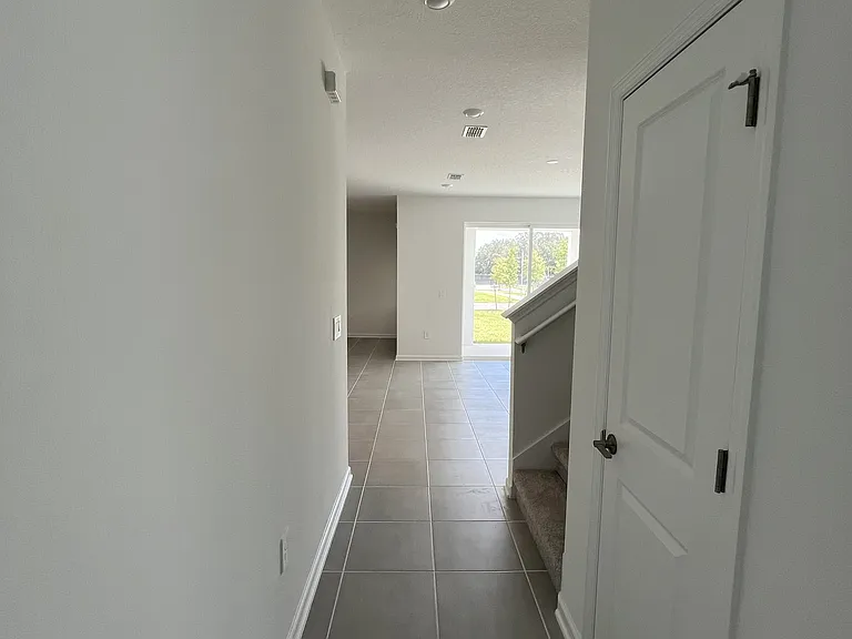 5653 Fiona Ln — Photo 9