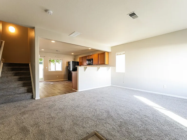18609 E 45th Pl — Photo 7
