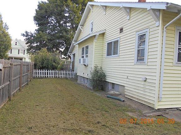 5th image of 606 Dubois St