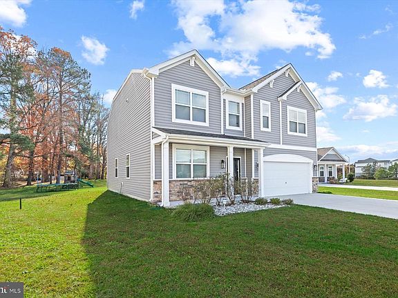 4th image of 403 Twin Creeks Dr