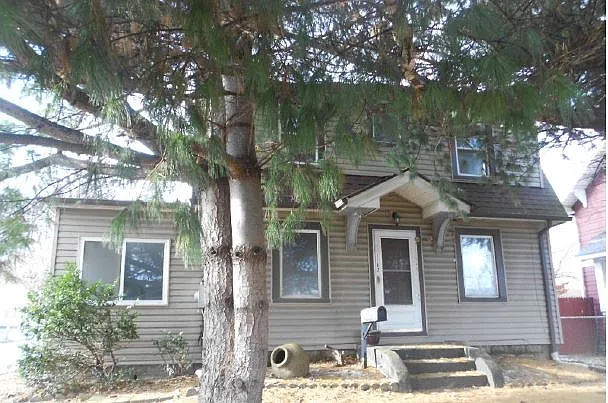 1102 Wooster Rd N photo 1