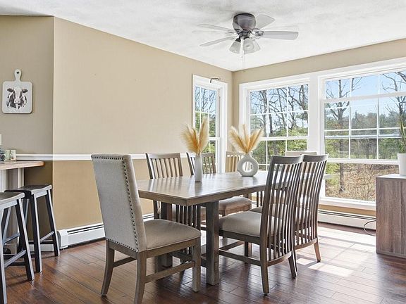 5th image of 272 Nicholas Rd
