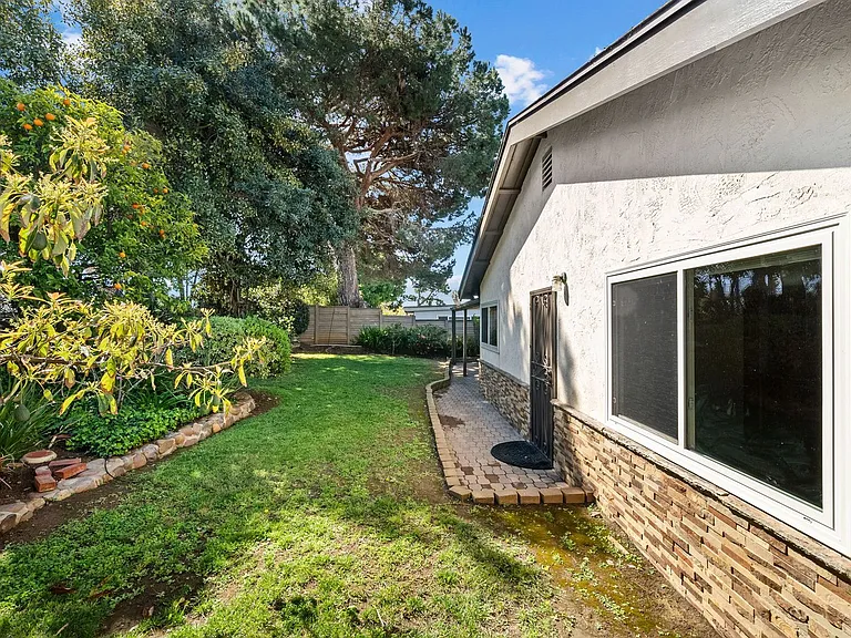 5773 Theta Pl — Photo 33