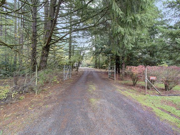 4th image of 10809 NE 232nd Ave