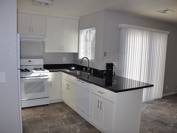 4th image of 734 Webster Dr