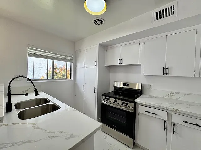 337 S Elm Dr #4 — Photo 7