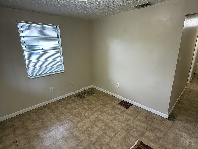 2911 E 33rd Ave #B — Photo 12
