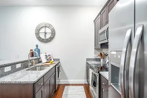 1 bed, 800 sqft, $1,675 — Photo 4