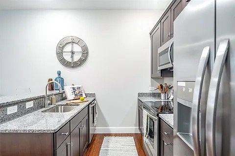 4th image of 1033 Keenan Ct