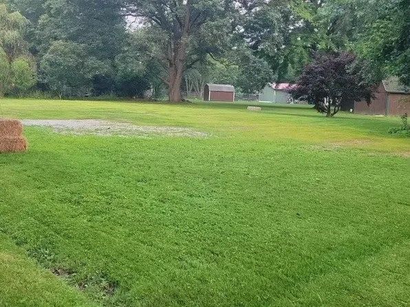 4477 Howard Dr, Vermilion, OH 44089