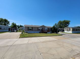 325 SE Spring Park Dr, Ankeny, IA 50021