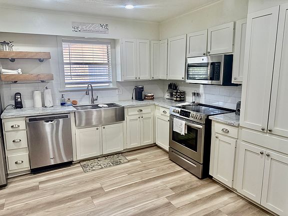5th image of 102 Oak Dr