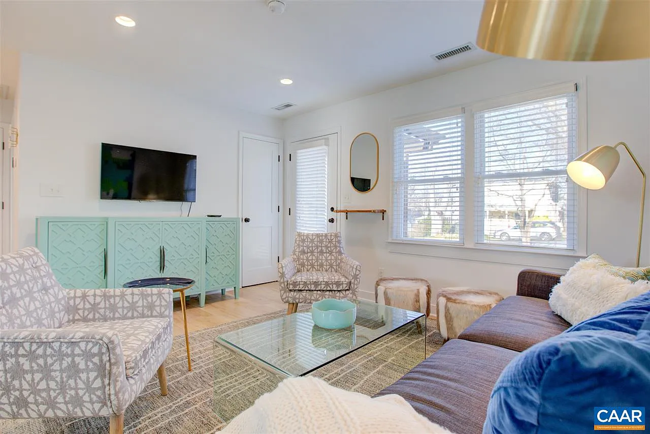 2 bed, 1.0 bath, 768 sqft, $2,595 — Photo 3