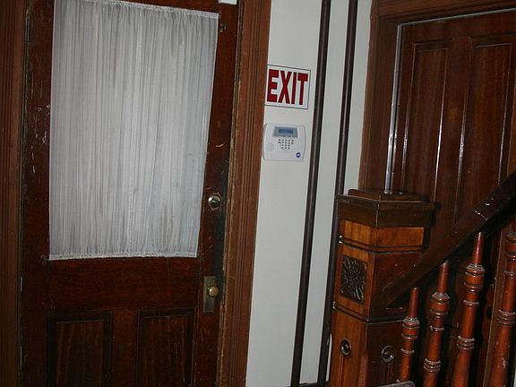 2nd image of 3232 Bishop St #1