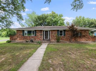 8100 NE 53rd St, Kansas City, MO 64119