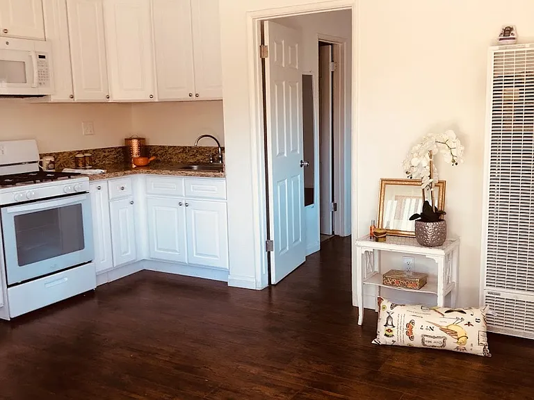 1880 Bishop Ln #2 — Photo 3