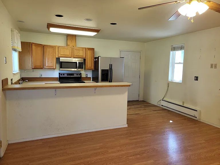 1872 Alder Ave #A & B — Photo 5