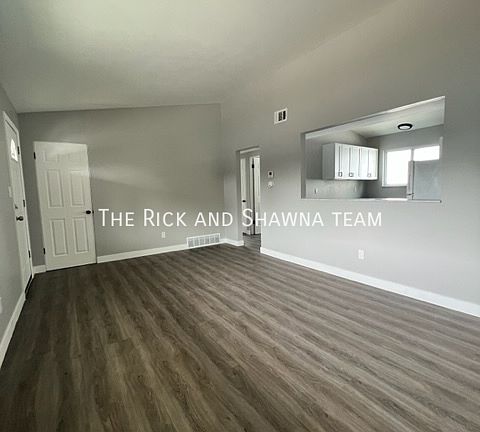 3rd image of 515 Zahn Dr #1
