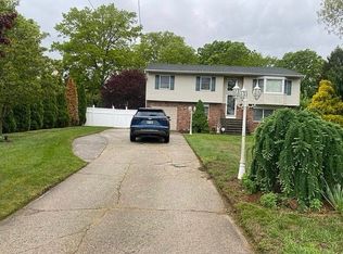 2100 Ocean Ave, Ronkonkoma, NY 11779