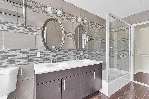 Rented by Reavis | media 10