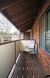 3rd image of 321 Barrington Square Est APT E