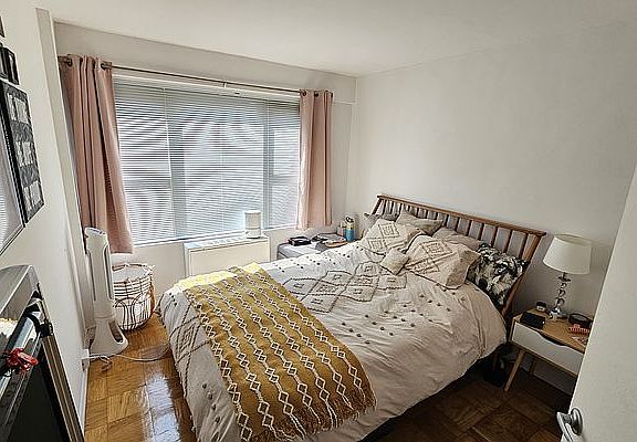 5th image of 245 E 63rd St APT 1527