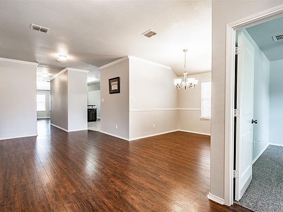 5th image of 4616 Pacific Way Dr