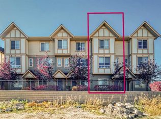 122 W Sherwood Ln NW, Calgary, AB T3R 0V3