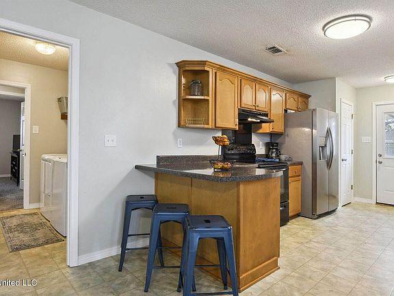 3rd image of 8713 Live Oak Ave