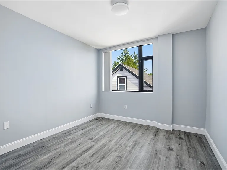 632 Centre St #304 — Photo 5