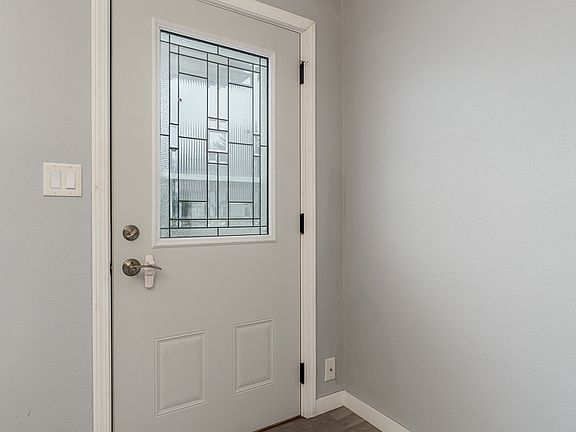 3rd image of 1417 Heron Dr