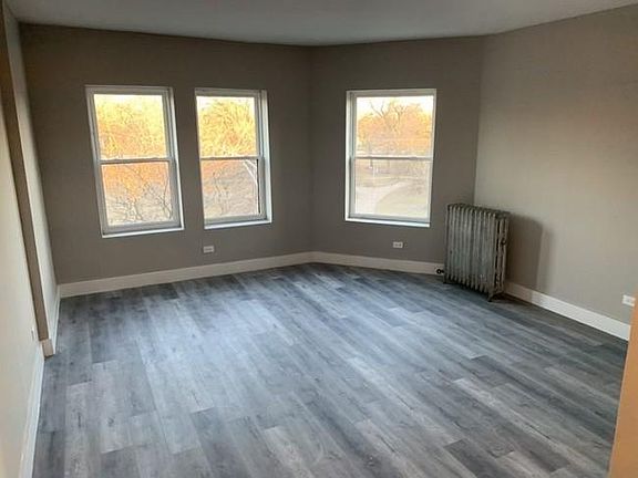 4th image of 5256 S King Dr #5258