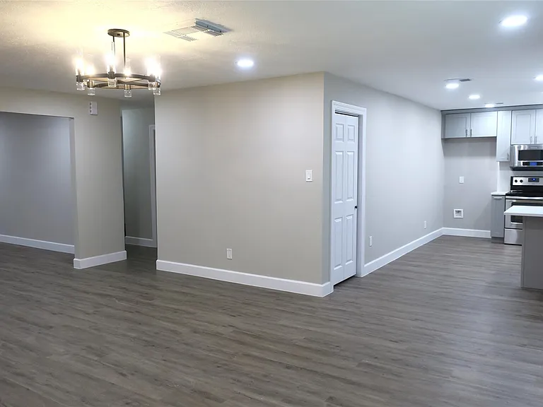 411 Cole St — Photo 7