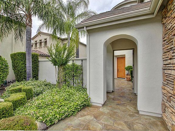 4th image of 1924 Robin Brook Way