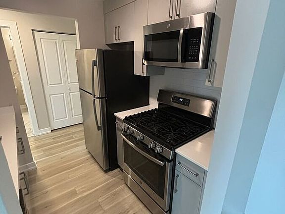 2nd image of 9612 N Greenwood Ave #2D