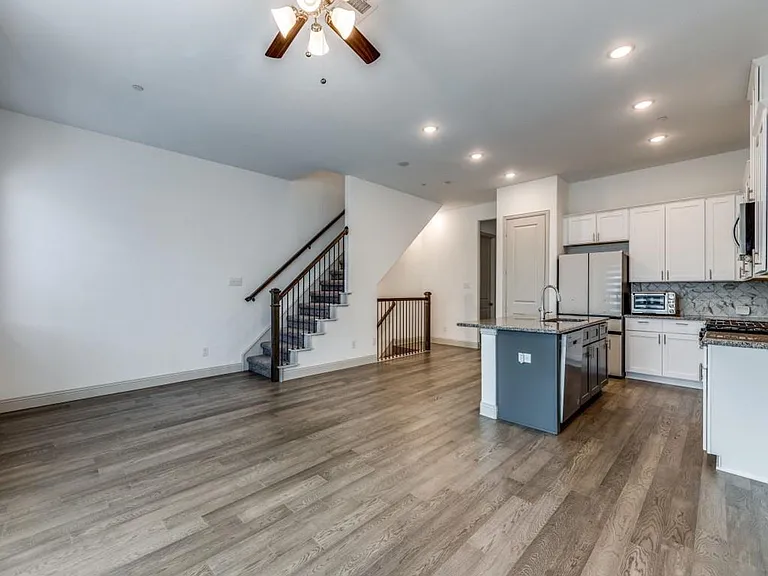 8126 Foraker St — Photo 3
