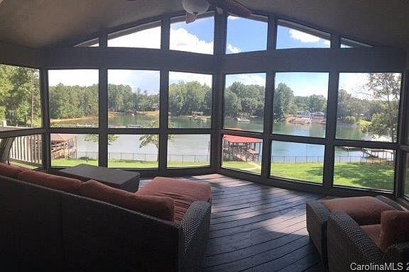 3rd image of 111 Misty Cove Ln
