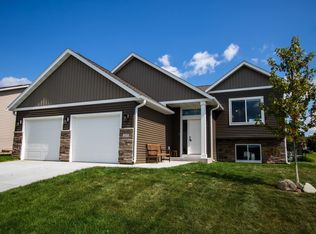 713 State St, Kenyon, MN 55946