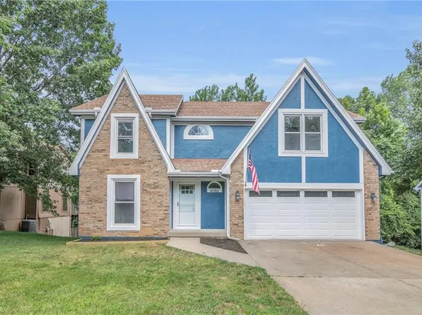 6502 NW Sioux Dr, Parkville, MO 64152