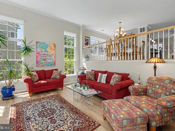 5022 Barbour Dr #B, Alexandria, VA 22304