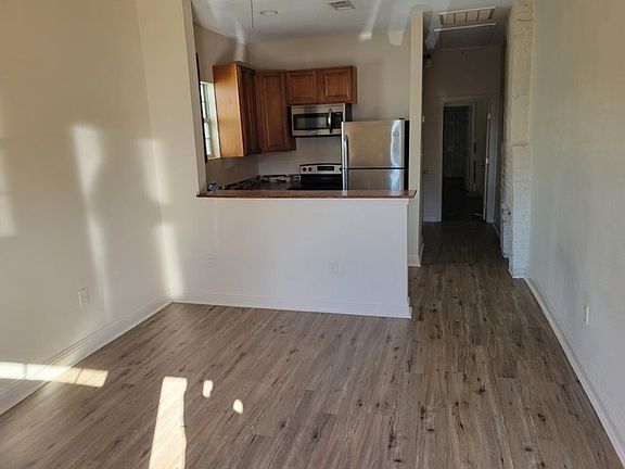 2nd image of 1239 S Genois St
