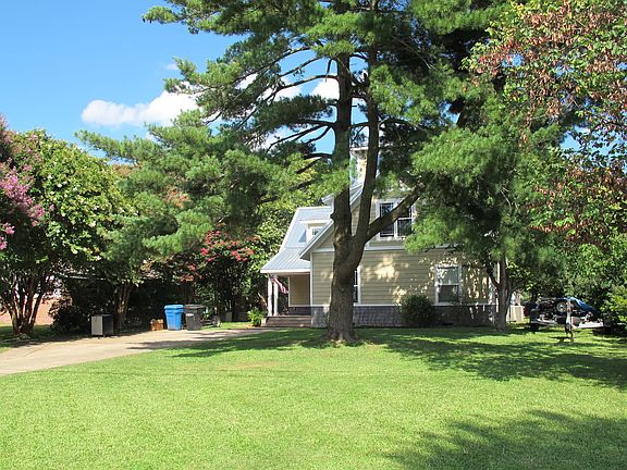 2nd image of 1824 Sunrise Dr