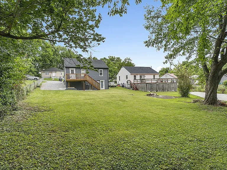 200 S Robbins Ct — Photo 14