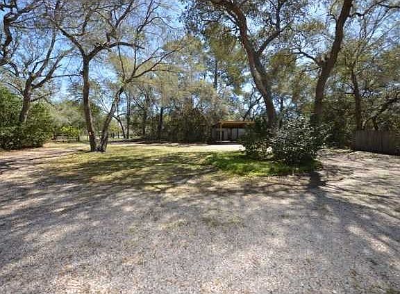 4th image of 135 N Bayshore Dr