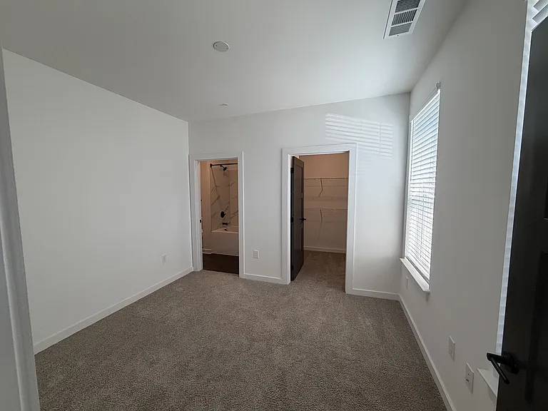 The Wren Apartments — Photo 202