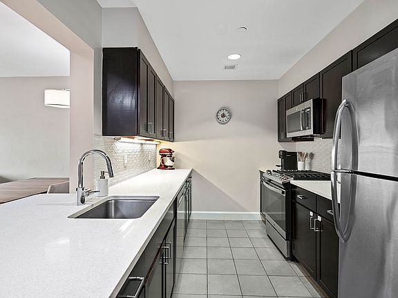 2nd image of 1885 Lexington Ave APT 6C
